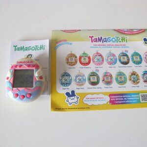 Original Tamagotchi Angel Cake GEN 3 , Like New